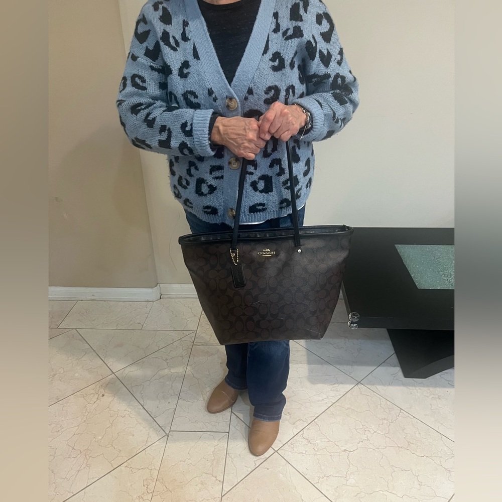 Gorgeous Coach purse